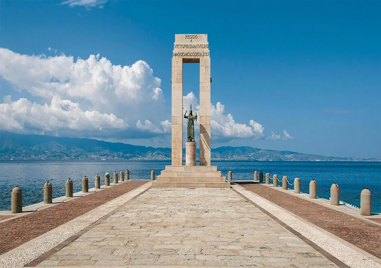 Xenia Luxury Rooms Ρέτζιο ντι Καλάμπρια